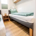 Luxus Schlaffass Und Tinyhouse Am Angeln Boot Sup Mit Sauna Und Jacuzzi Appartement *