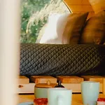 Appartement Luxus Schlaffass Und Tinyhouse Am Angeln Boot Sup Mit Sauna Und Jacuzzi Twist