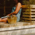 Luxus Schlaffass Und Tinyhouse Am Angeln Boot Sup Mit Sauna Und Jacuzzi Appartement