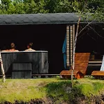 Luxus Schlaffass Und Tinyhouse Am Angeln Boot Sup Mit Sauna Und Jacuzzi Appartement