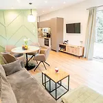 Appartement Luxus Schlaffass Und Tinyhouse Am Angeln Boot Sup Mit Sauna Und Jacuzzi