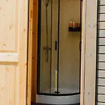 Luxus Schlaffass Und Tinyhouse Am Angeln Boot Sup Mit Sauna Und Jacuzzi