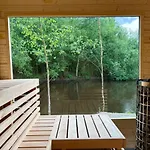 Appartement Luxus Schlaffass Und Tinyhouse Am Angeln Boot Sup Mit Sauna Und Jacuzzi Twist