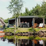 Appartement Luxus Schlaffass Und Tinyhouse Am Angeln Boot Sup Mit Sauna Und Jacuzzi *
