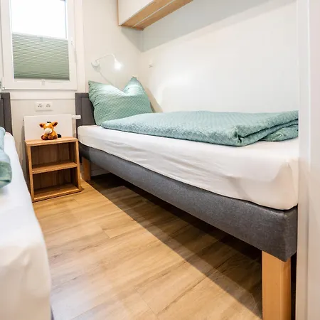 Luxus Schlaffass Und Tinyhouse Am Angeln Boot Sup Mit Sauna Und Jacuzzi Apartmán *