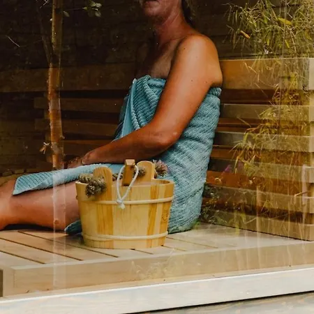 Apartmán Luxus Schlaffass Und Tinyhouse Am Angeln Boot Sup Mit Sauna Und Jacuzzi *