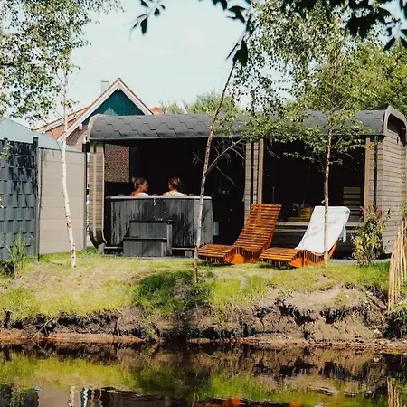 Luxus Schlaffass Und Tinyhouse Am Angeln Boot Sup Mit Sauna Und Jacuzzi Apartmán *