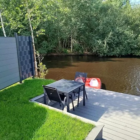 דירה Luxus Schlaffass Und Tinyhouse Am Angeln Boot Sup Mit Sauna Und Jacuzzi *