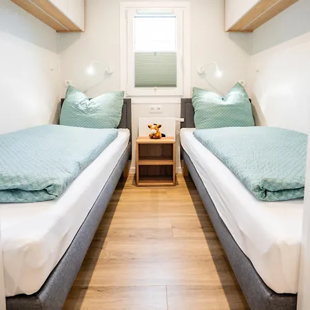 Luxus Schlaffass Und Tinyhouse Am Angeln Boot Sup Mit Sauna Und Jacuzzi 아파트