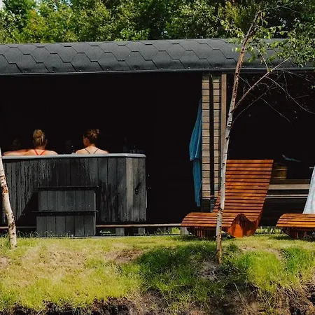 Luxus Schlaffass Und Tinyhouse Am Angeln Boot Sup Mit Sauna Und Jacuzzi Apartmán