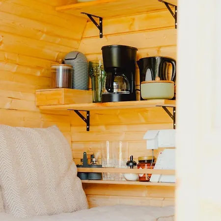 Luxus Schlaffass Und Tinyhouse Am Angeln Boot Sup Mit Sauna Und Jacuzzi Twist