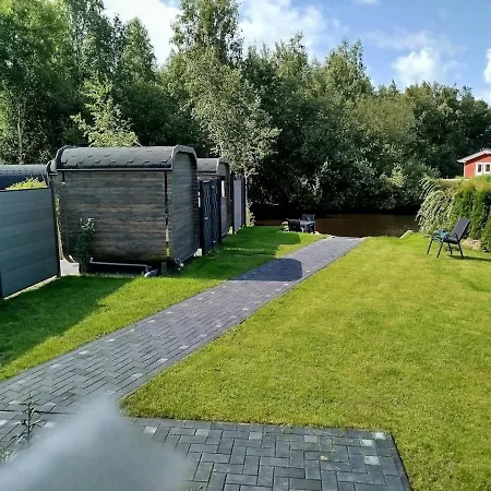 Apartmán Luxus Schlaffass Und Tinyhouse Am Angeln Boot Sup Mit Sauna Und Jacuzzi