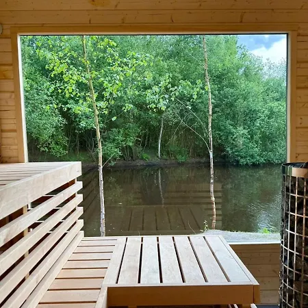 Apartmán Luxus Schlaffass Und Tinyhouse Am Angeln Boot Sup Mit Sauna Und Jacuzzi Twist