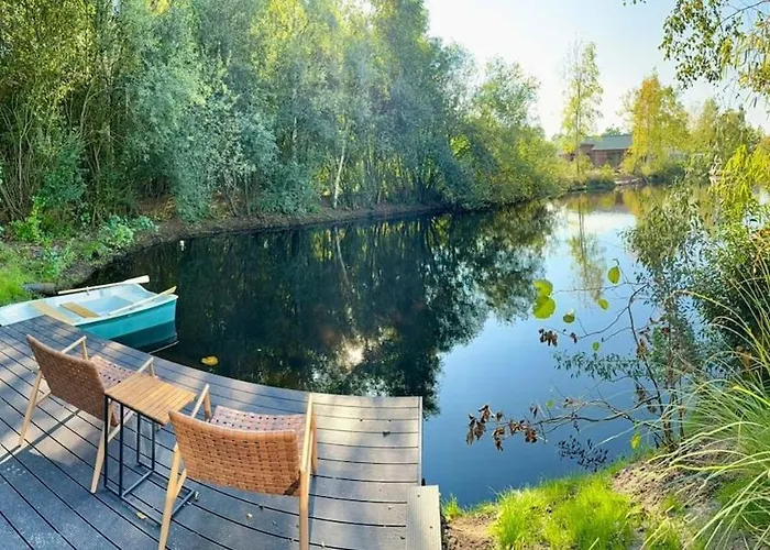 Apartman Luxus Schlaffass Und Tinyhouse Am Angeln Boot Sup Mit Sauna Und Jacuzzi