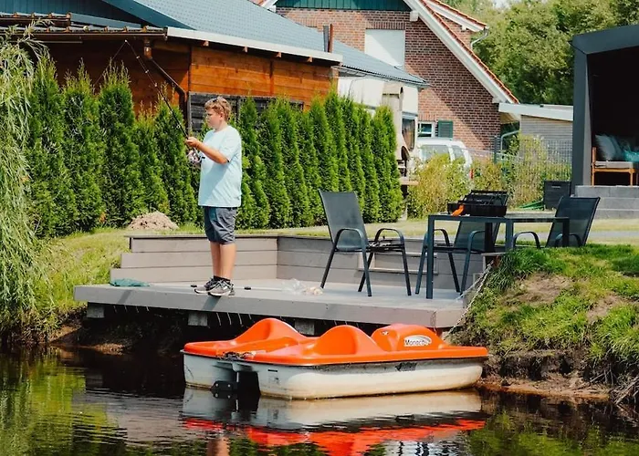 Luxus Schlaffass Und Tinyhouse Am Angeln Boot Sup Mit Sauna Und Jacuzzi דירה *