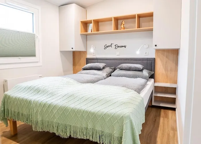 Luxus Schlaffass Und Tinyhouse Am Angeln Boot Sup Mit Sauna Und Jacuzzi Apartman *