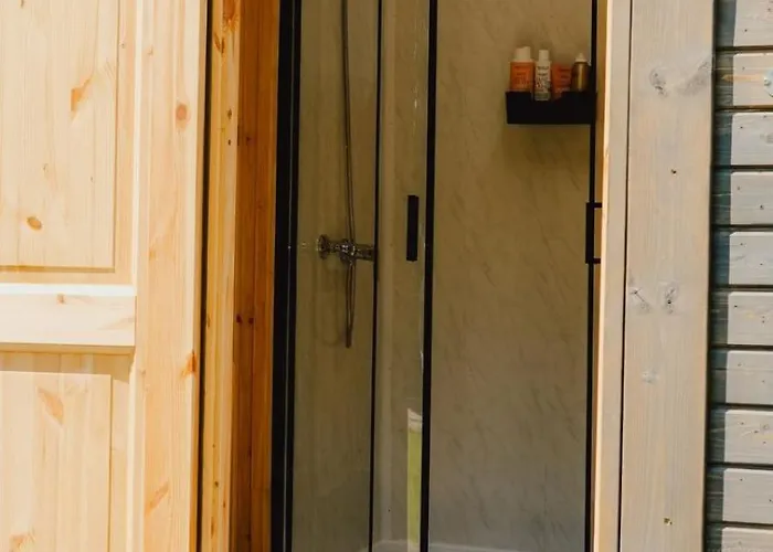 Luxus Schlaffass Und Tinyhouse Am Angeln Boot Sup Mit Sauna Und Jacuzzi