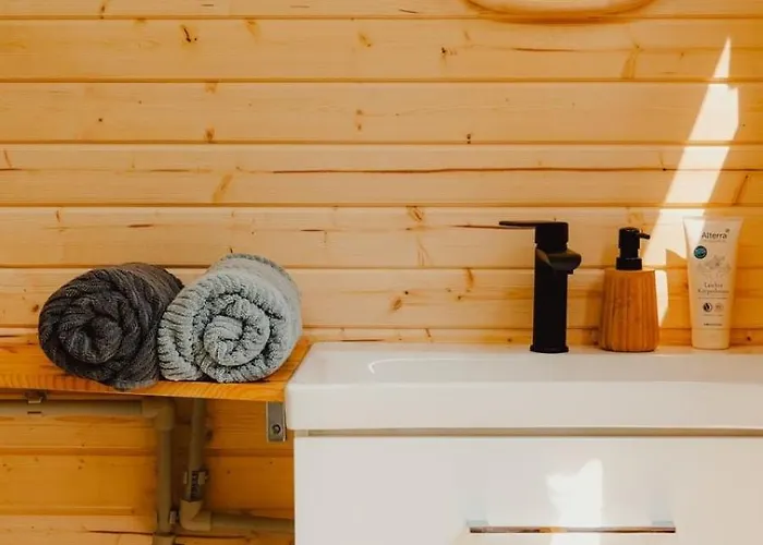 דירה Luxus Schlaffass Und Tinyhouse Am Angeln Boot Sup Mit Sauna Und Jacuzzi