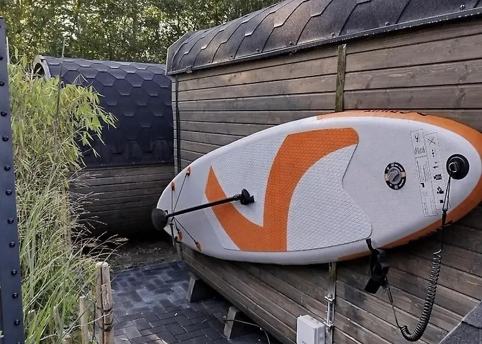 Luxus Schlaffass Und Tinyhouse Am Angeln Boot Sup Mit Sauna Und Jacuzzi